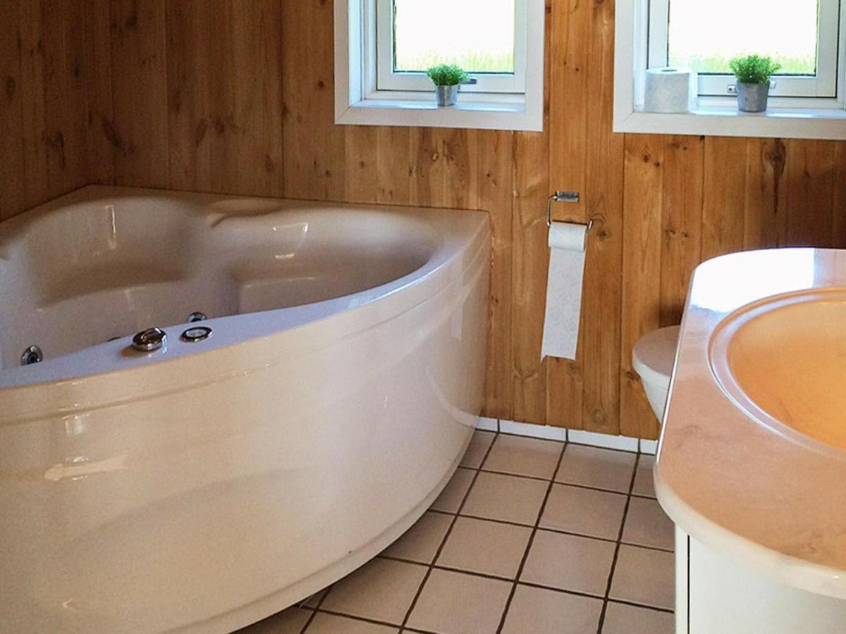 8 Person Holiday Home In ノーポ エクステリア 写真